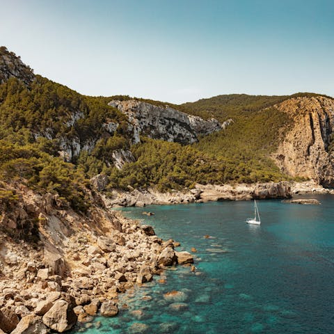 Discover the island's coastline, a short drive away