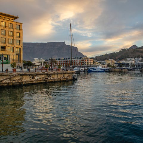 Wander over to the nearby V&A Waterfront for restaurants and galleries