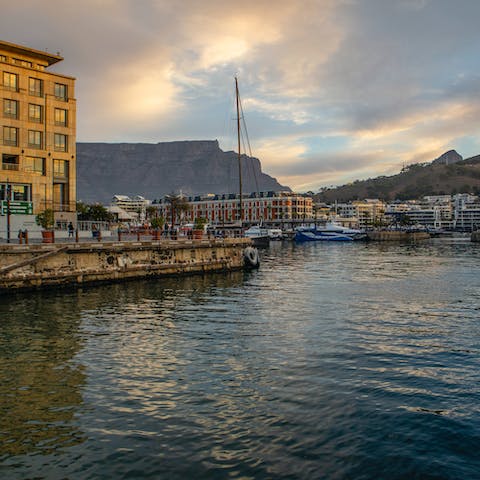 Wander over to the nearby V&A Waterfront for restaurants and galleries