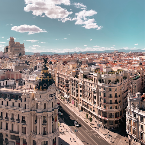 Make the most of your setting in Ríos Rosas – Calle de Ponzano is right on your doorstep