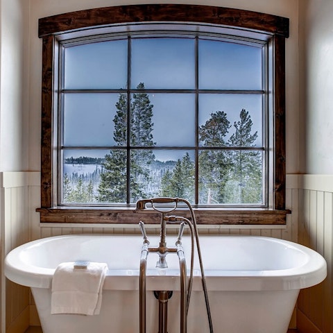 Get that spa feeling in the master tub