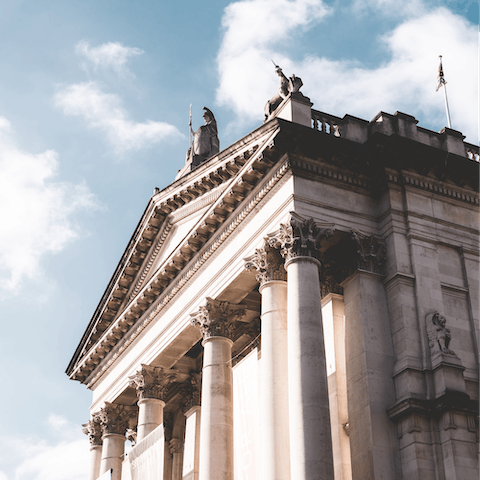 Stay in Pimlico, a fifteen-minute walk from Tate Britain