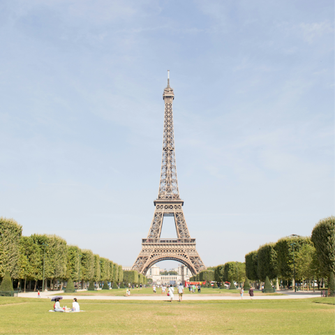 Wander to Champ-de-Mars for the best Eiffel Tower views