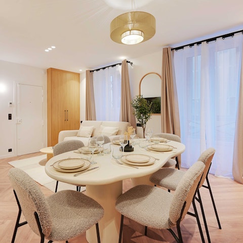 Gather everyone at home for chic dinner parties