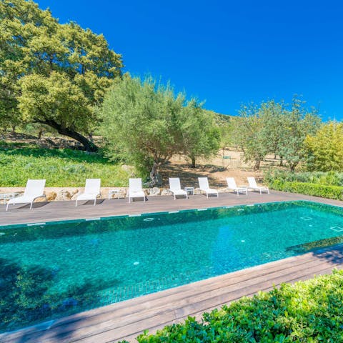 Create a splash at the private pool