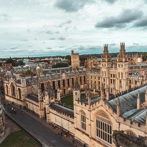 Make the fifteen-minute drive to Oxford