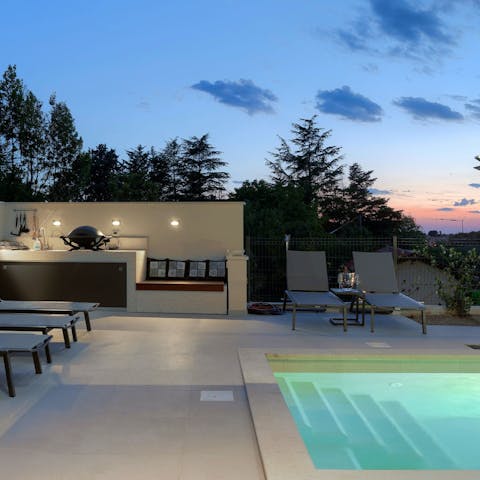 Fire up the barbecue for dinner beneath the stars