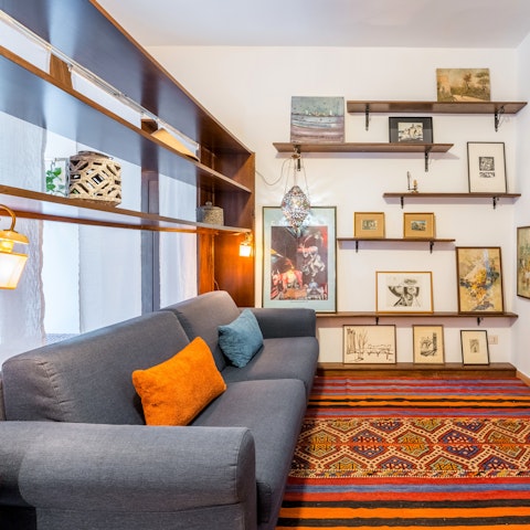Plan your day over a cup of coffee in the bohemian-styled living space