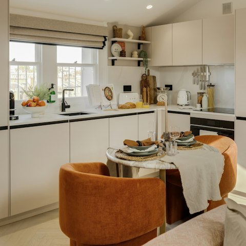 Whizz up quick and easy meals and enjoy them at the table