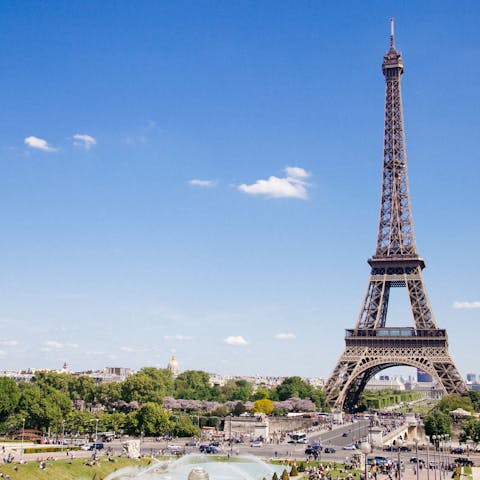 Walk to the Iron Lady in just fifteen minutes