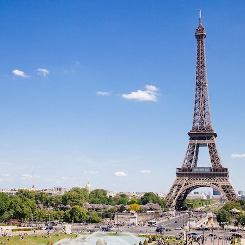 Walk to the Iron Lady in just fifteen minutes