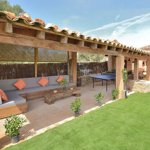 Embrace the magic of outdoor living with sunset drinks and barbecue meals