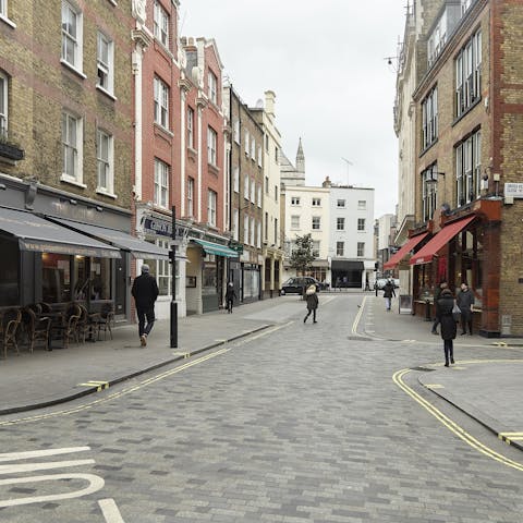Take in the boutiques of fashionable Marylebone