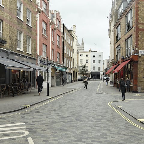 Take in the boutiques of fashionable Marylebone
