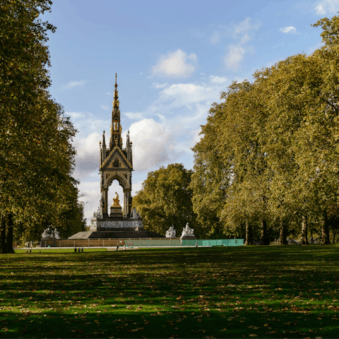 Take a five-minute walk to Hyde Park and amble through the gardens