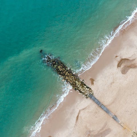 Drive to Sandbanks Beach in under ten minutes