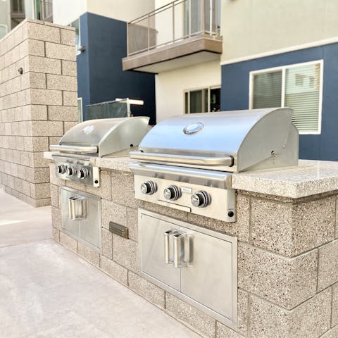 Enjoy a barbecue in the courtyard