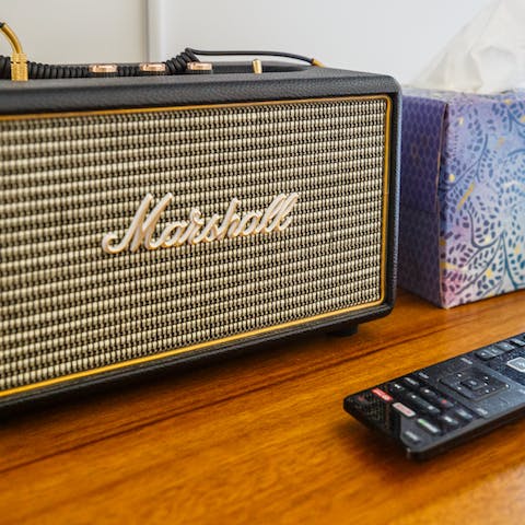 A trendy Marshall stereo