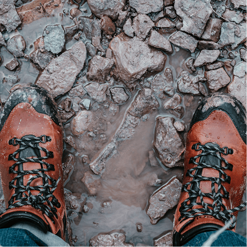 Hit the trails of Mura Masa