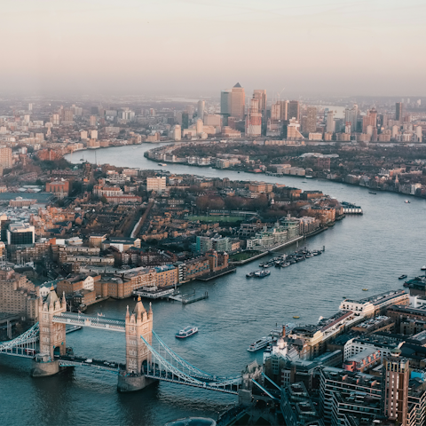 Explore iconic sights across central London