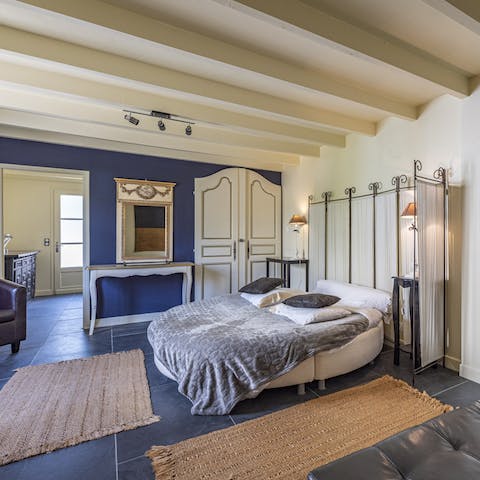 Get a good night's sleep in the elegant round bed and feel refreshed for the day ahead