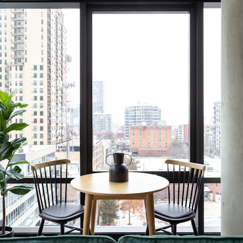 Fire up the coffee machine and watch Chicago city life unfold