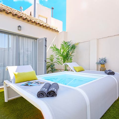 Cool off with a refreshing dip in the plunge pool on hot days