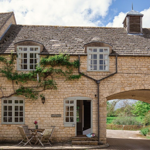 Turn the key onto Cotswold's living at this period home