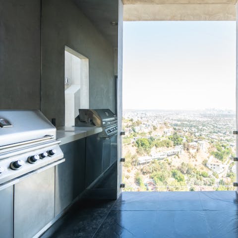 Barbecue in the clouds thanks to the open air kitchen