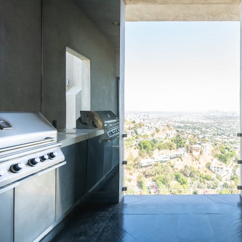 Barbecue in the clouds thanks to the open air kitchen