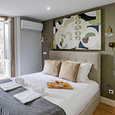 Wake up in the comfortable bed feeling rested and raring to go