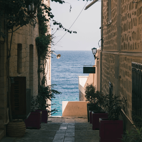 Explore stunning Voula and nearby Athens, where cobblestoned streets meet gorgeous beaches