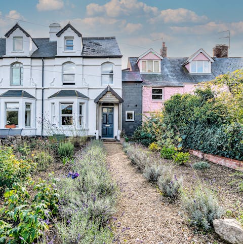 Enjoy views that overlook meadow land that runs along the River Thames