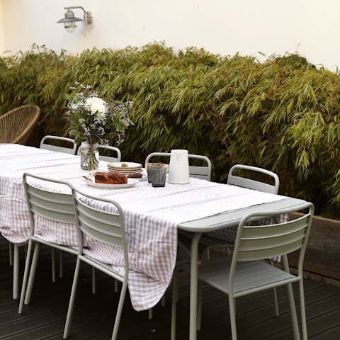 Host alfresco meals in the garden