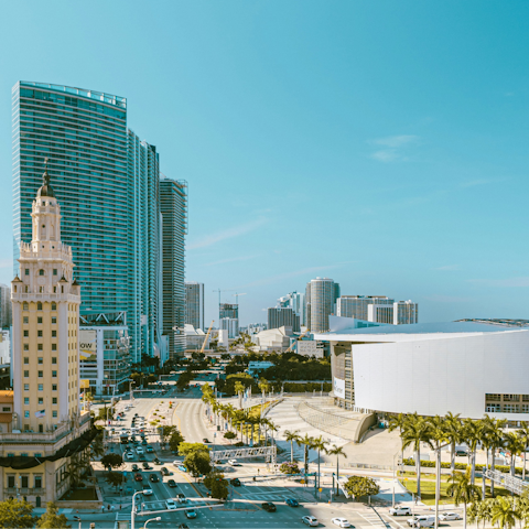 Experience all the attractions of downtown Miami