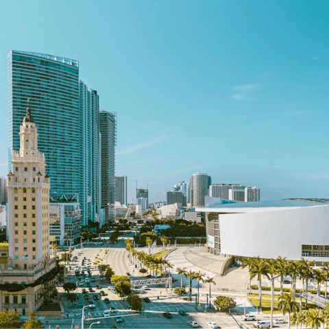 Experience all the attractions of downtown Miami