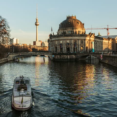 Explore this lovely part of the city – your home is between the Mitte and Prenzlauer Berg neighbourhoods