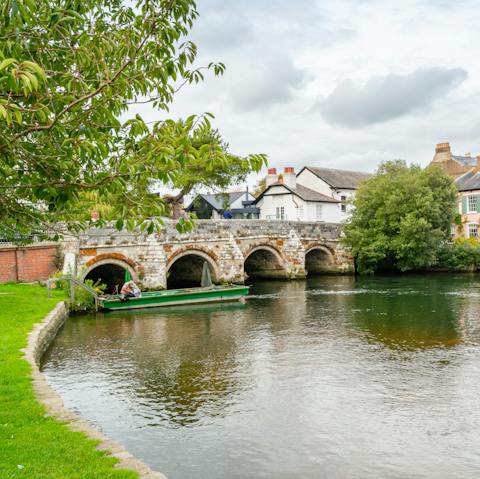 Stay right on the River Avon