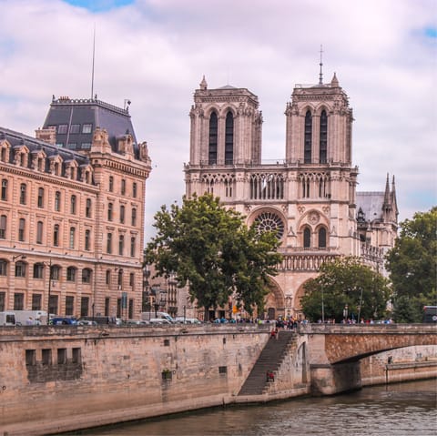 Walk through the Marais to the Seine and admire the Notre-Dame