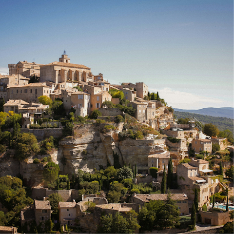 Discover the magical hilltop town of Gordes, just 7 miles away