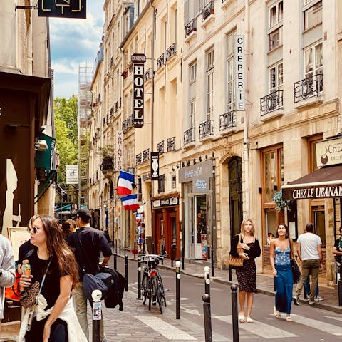 Enjoy a prime Marais location steps from rue de Bretagne