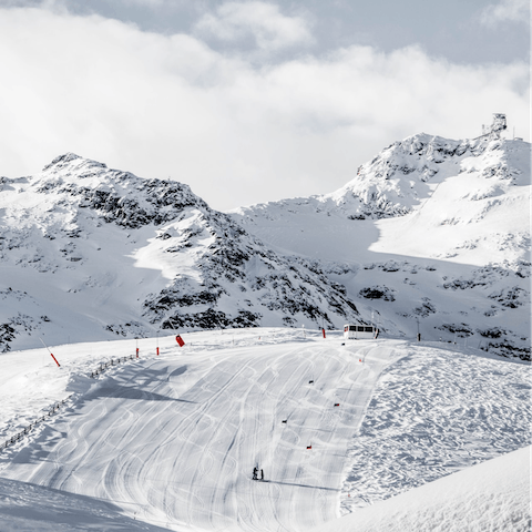 Hit the slopes of Mont d'Arbois and Evasion Mont-Blanc