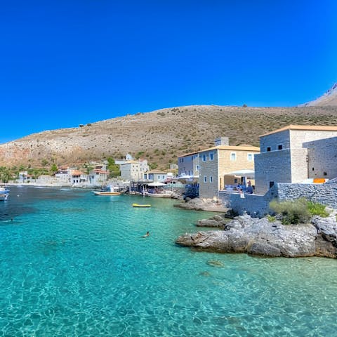 Discover the sunny landscapes and historic sights of Mani nearby