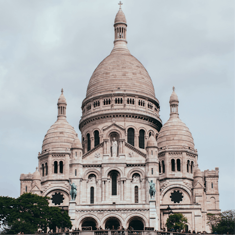 Take a thirteen-minute stroll up the hills of Montmartre to the Sacré-Cœur
