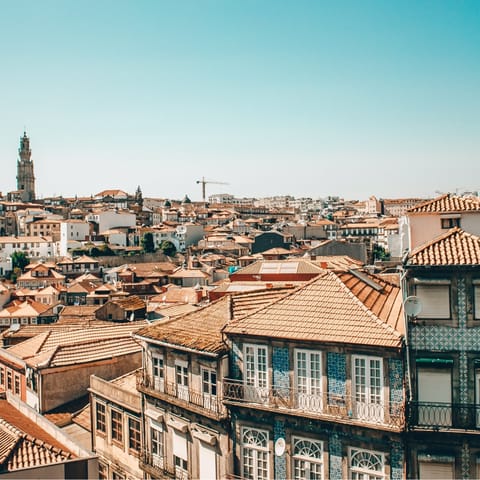 Explore the sights and sounds of this beautiful city – your home is close to the river