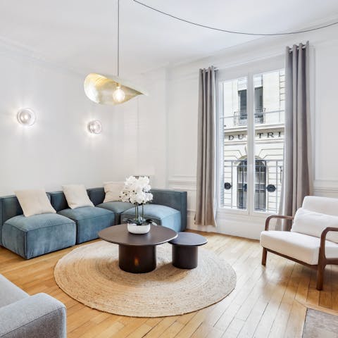 Relax with evening drinks at home or wander to a local bar
