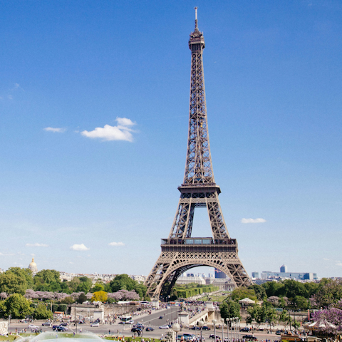 Soak up Parisian charm while walking towards the Eiffel Tower