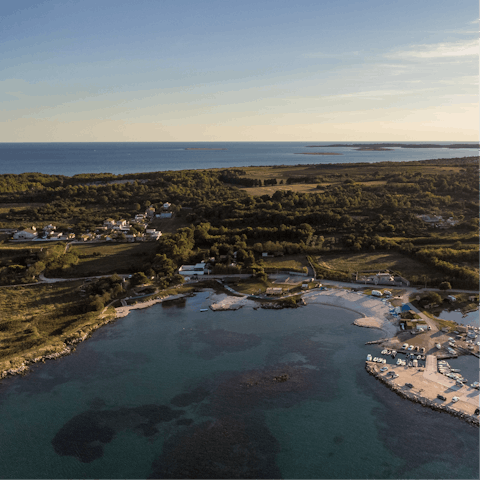 Enjoy the glorious landscapes of the Liznjan region, with a beach just a short drive away