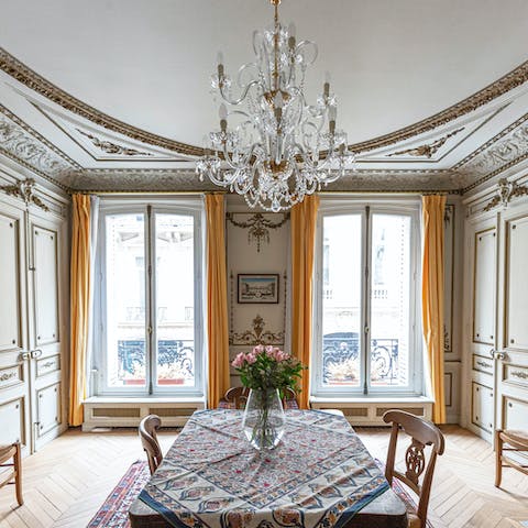 Combine dinner and drama in the grand, chandeliered dining room