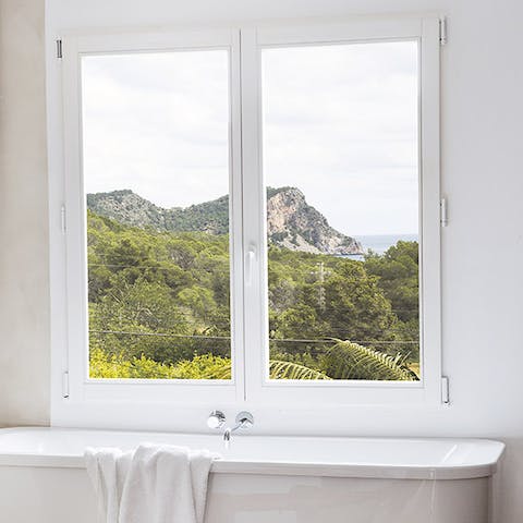 See breathtaking views from the moment you wake up